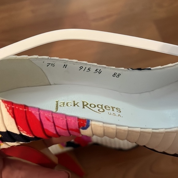 Jack Rogers white satin pumps with multicolored design and red heels Size 7.5 - Picture 8 of 10